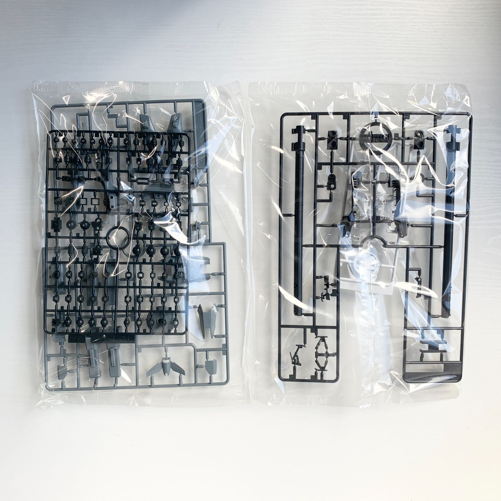 未組立 MSZ-006C1 ゼータプラスC1 1/100 マスターグレードモデル