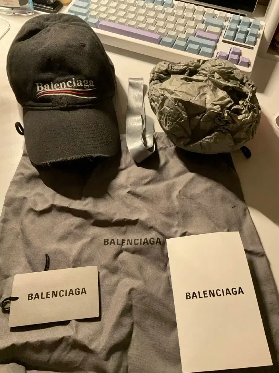 BALENCIAGA バレンシアガ 政治的 キャンペーン ダメージ加工 ボールキャップ
