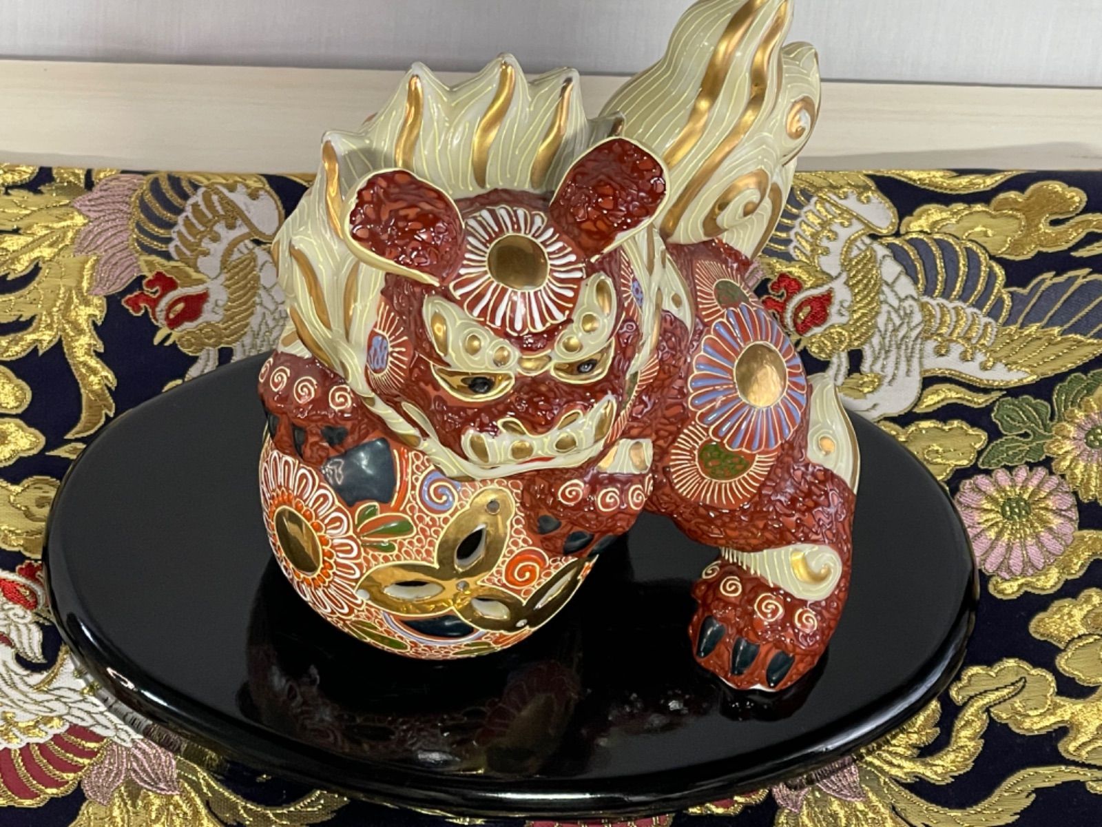 美品 九谷焼 玉乗り獅子　縁起物　魔除け開運 九谷焼・玉乗り獅子・魔除け・置物・インテリア・No.210529-85