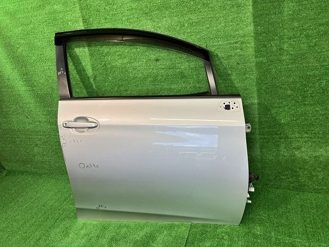 ラクティス NCP125 右フロントドア G 4WD アサヒ M2H3U 67001-52490  