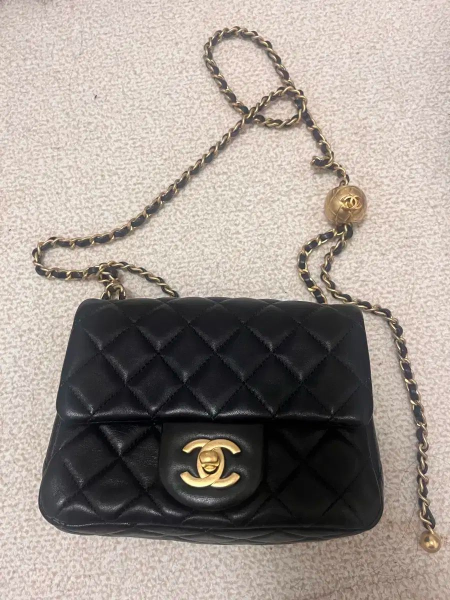 Chanel シャネル プティット サック ゴールドボール ブラック