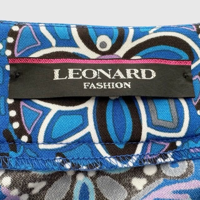 LEONALD レオナール ワンピース ブルー ノースリーブ 総柄 LEONALD レオナール ワンピース ブルー ノースリーブ 総柄