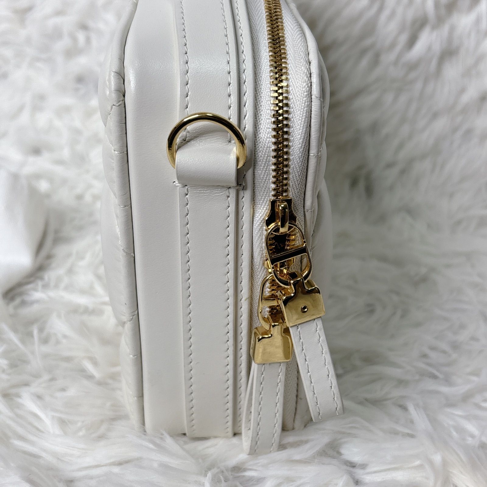 Dior キルティングショルダーバッグ ホワイト ミニ Christian Dior ディオール ホワイト ショルダーバッグ ボックスバッグ