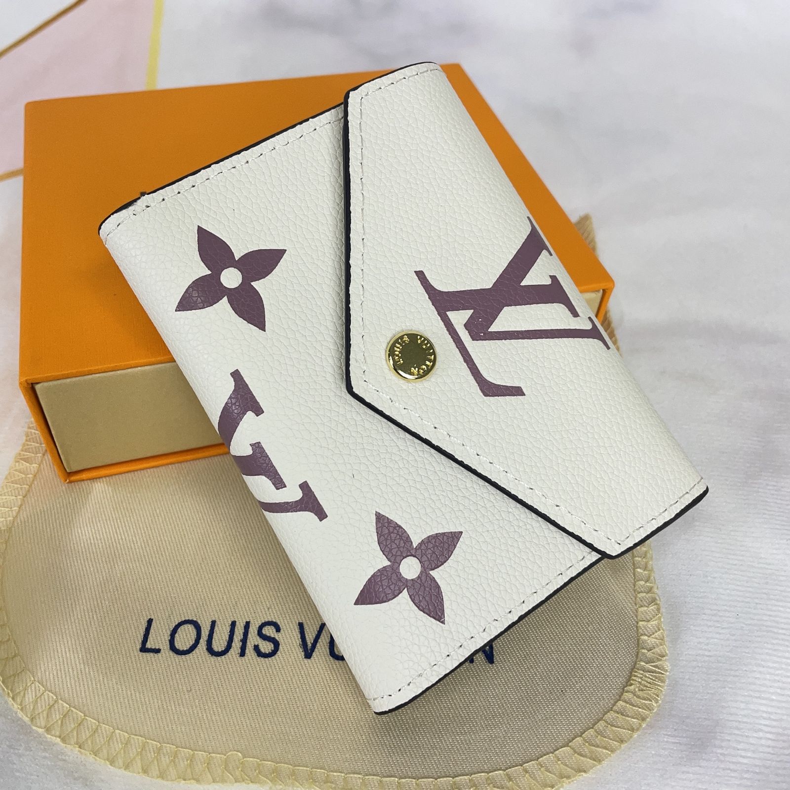 大人気❗️ LOUIS VUITTON ルイヴィトン 折り財布 希少新品 ホワイト 