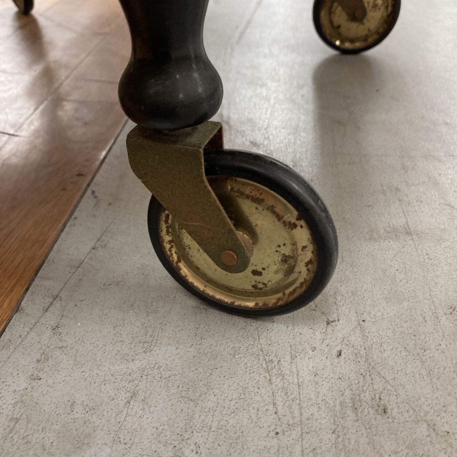 名古屋市近郊送料設置無料 S744 イタリア製 アンティークキッチンワゴン 象嵌細工 NEXPOTALLINN_EU