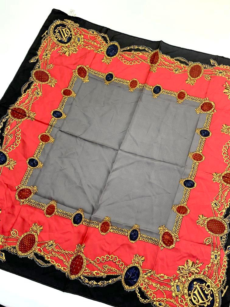 専用出品　クリスチャンディオール　大判スカーフ　シルク100%　縫製　鐘紡 専用出品 クリスチャンディオール 大判スカーフ シルク100% 縫製 鐘紡