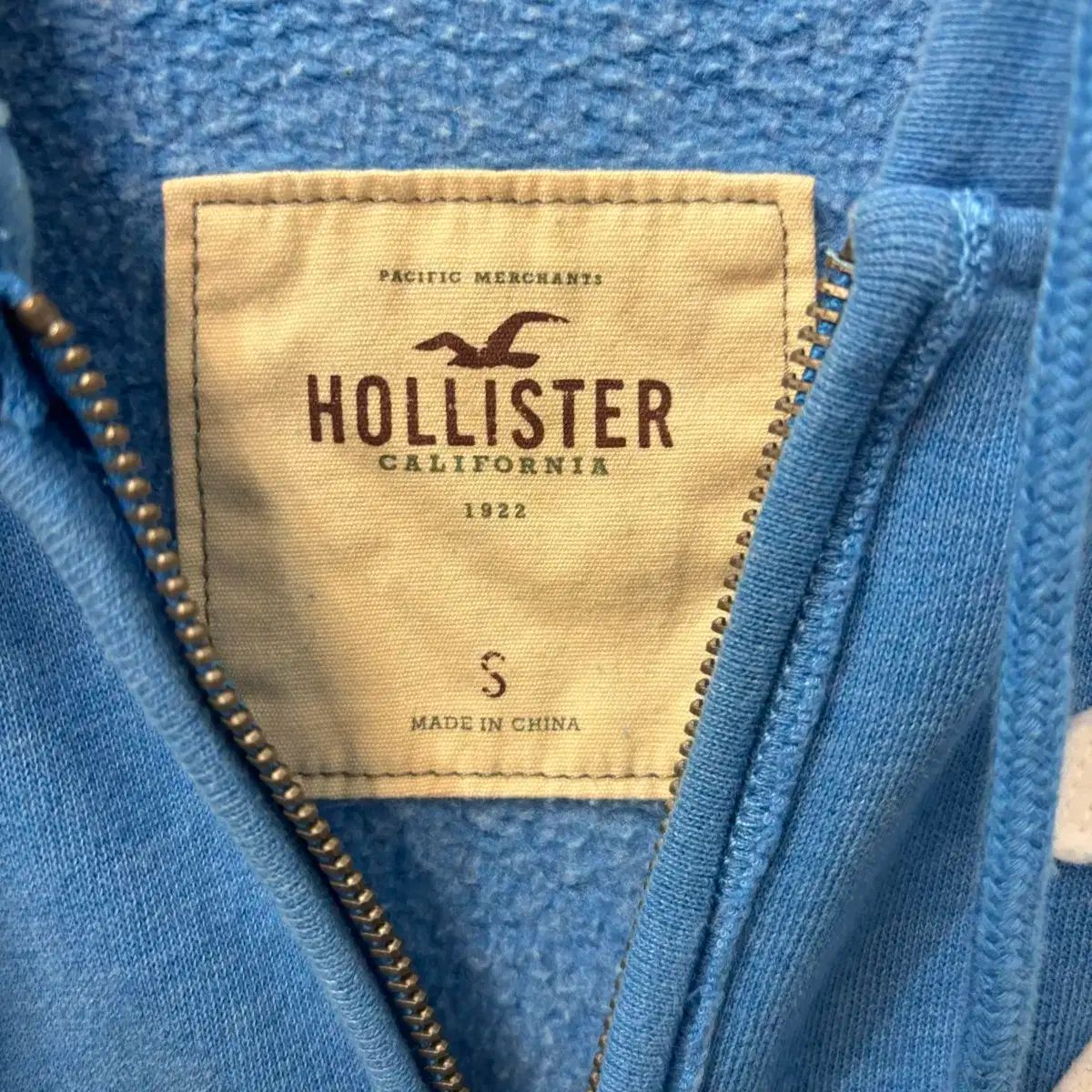 00's archive Hollister ジップアップパーカー　古着　y2k 00's archive Hollister ジップアップパーカー 古着 y2k - メルカリ