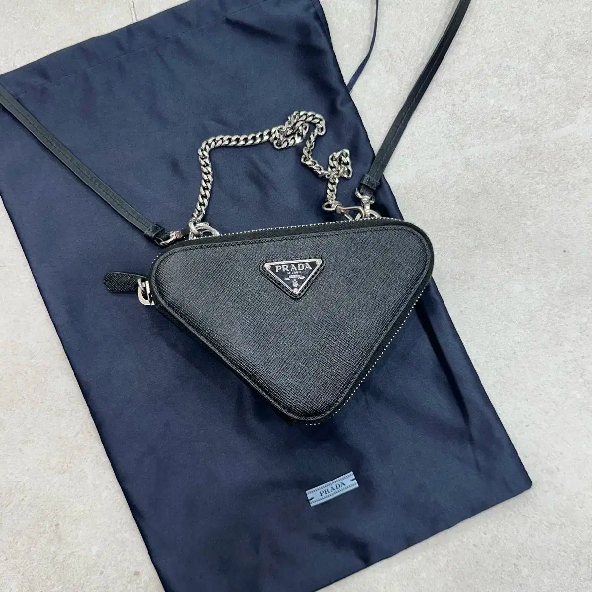PRADA プラダ トライアングルバッグ 三角形 チェーン クロスバッグ