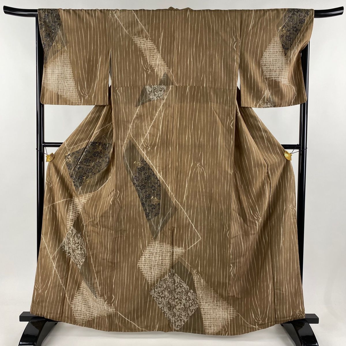 付下げ 身丈162.5cm 裄丈67.5cm L 袷 紬地 花鳥 葡萄 絞り 金彩 茶色 正絹 名品