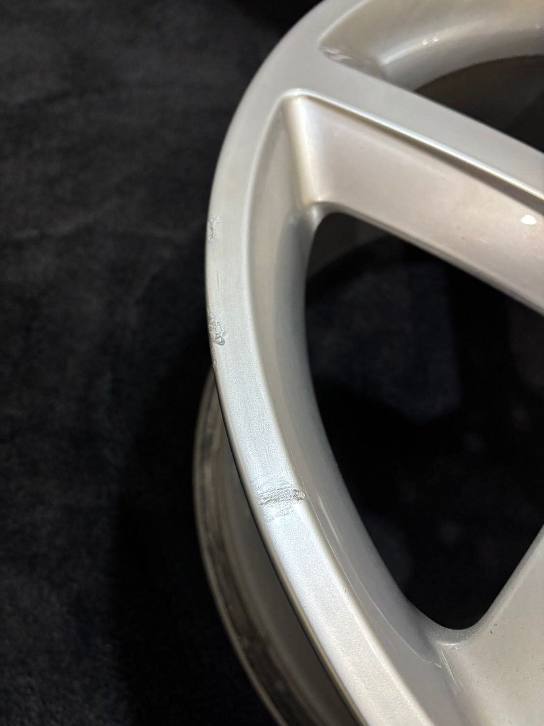 新作もいち早くお手元に！ アウディ A4 純正 18インチ 8J 47 112 5H アルミホイール 4本 2-K178