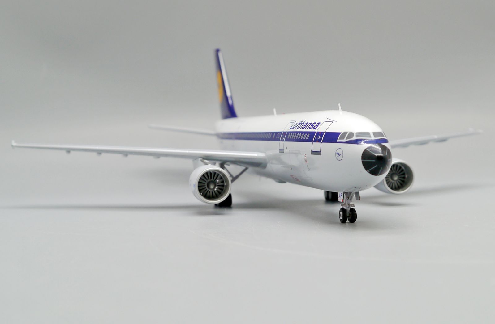 ルフトハンザドイツ航空 A300-600R D-AIAP 1/200 Jcwings ルフトハンザドイツ航空 A300-600R D-AIAP 1/200