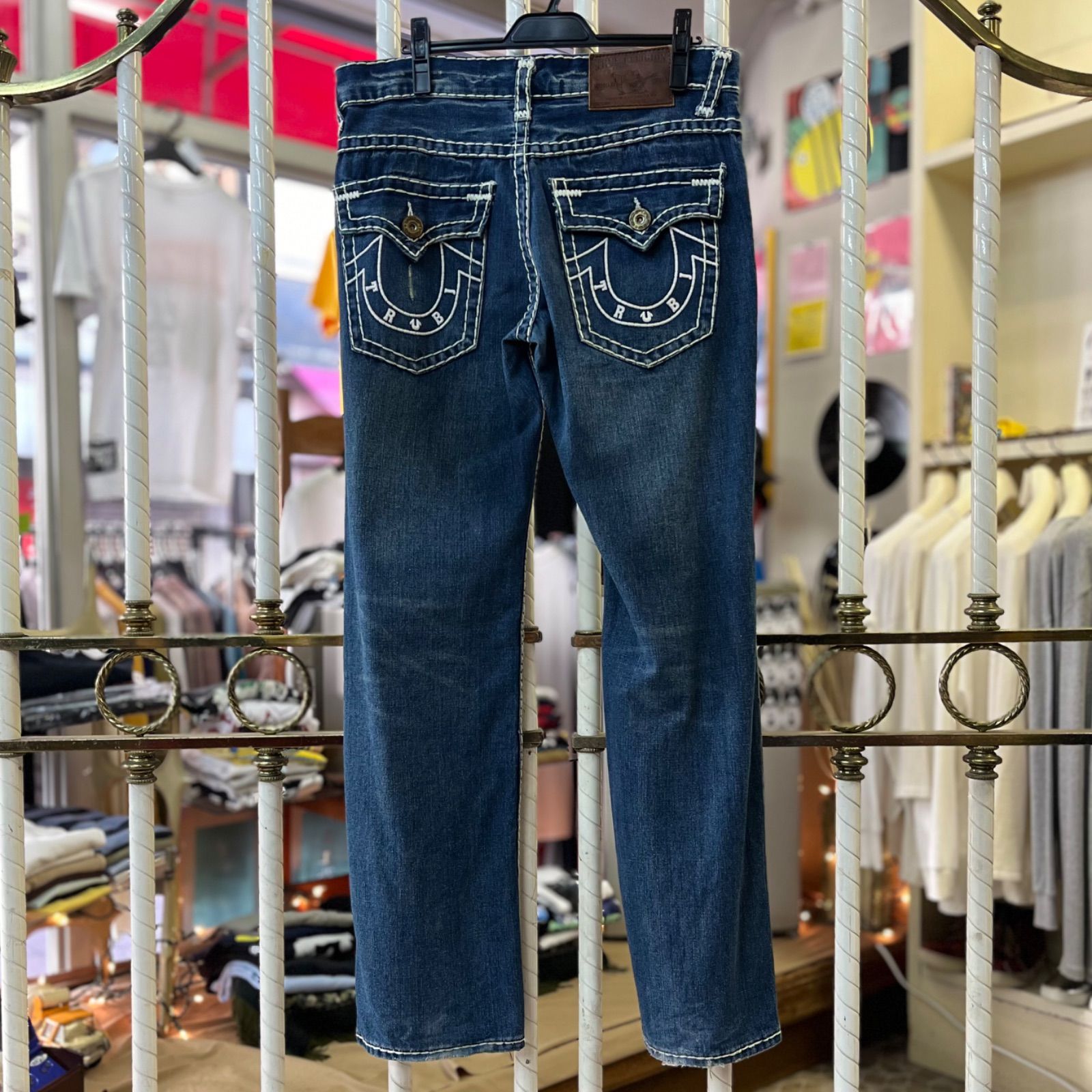 【公式特売】True religion トゥルーレリジョン　billy super tデニム パンツ