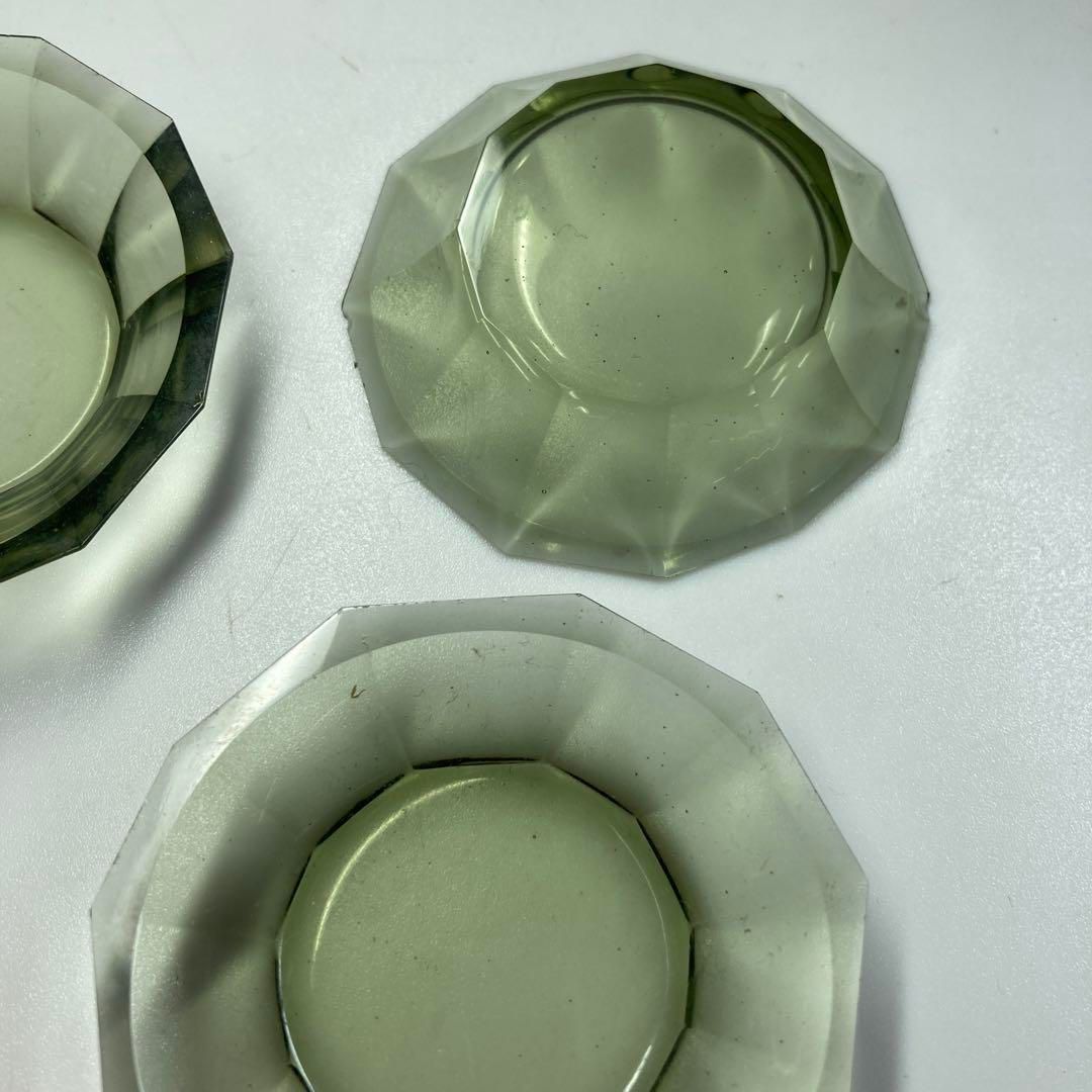 江戸ガラス　切子ギヤマン小皿3枚　横幅6㎝　東Y5-1127① 江戸ガラス 切子ギヤマン小皿3枚 横幅6㎝ 東Y5-1127① - メルカリ