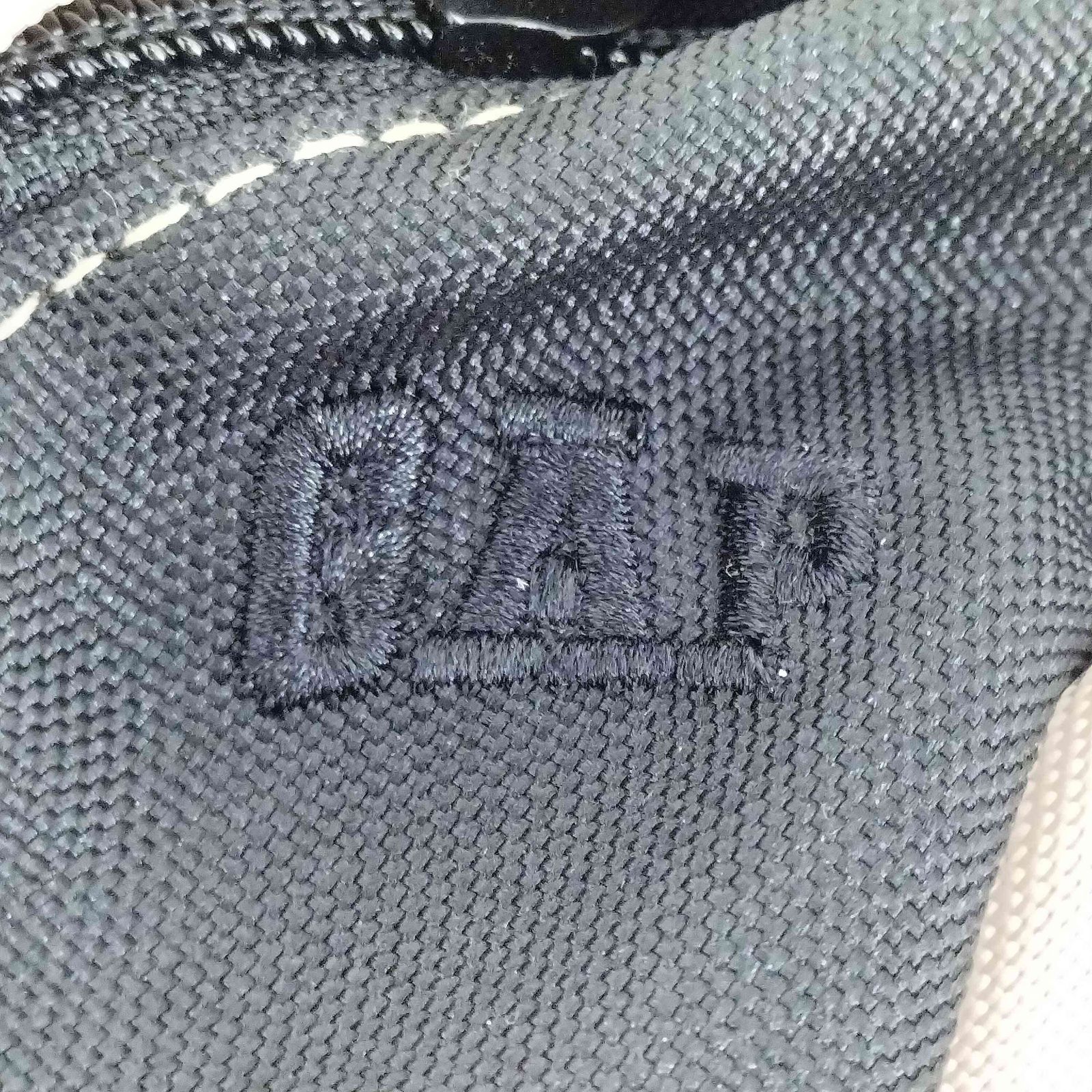 ギャップ Gap カモ柄ロゴ刺繍スリングバッグ メンズ 表記無 - メルカリ
