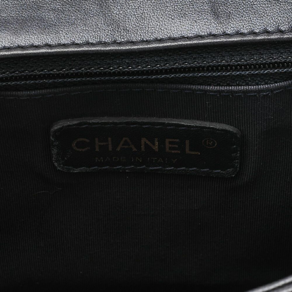 パンチングデザイン チェーンショルダー