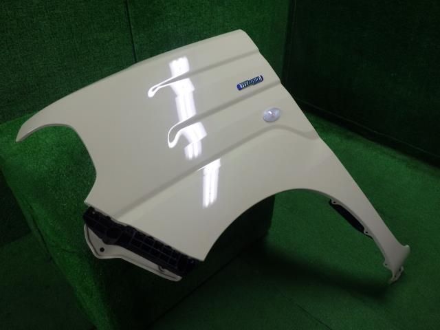 スペーシア 5AA-MK94S 左Fフェンダー ZVG ベージュ 57711-53U00 9137