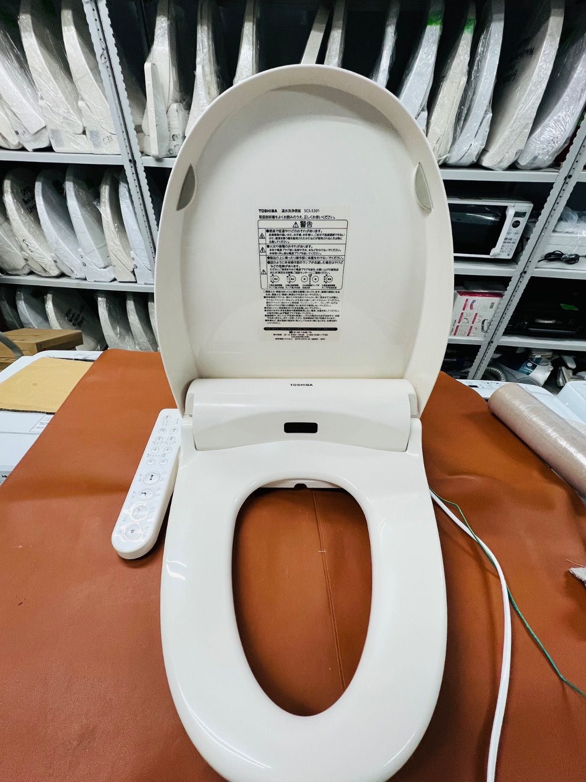 SP592 TOSHIBA 温水洗浄便座 SCSーS301／2019年製 - メルカリ