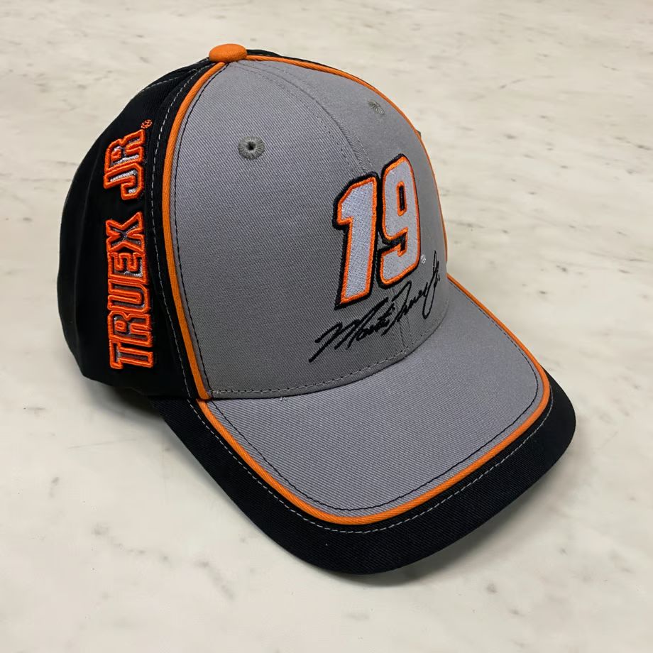 アメリカ軍放出品　ヘルメット　４０年前沖縄県の米軍払い下げ市で購入 アメリカ軍放出品 ヘルメット 40年前沖縄県の米軍払い下げ市で