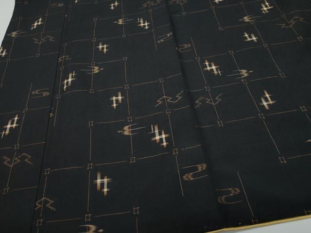 平和屋着物○本場琉球紬 琉球絣文様 黒地 正絹 逸品 CAAV6436vf 平和屋