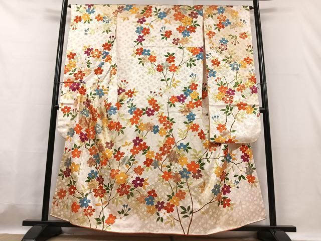 洗える着物　袷　振り袖　金駒刺繍古典柄　身丈約155㎝　化繊　ポリエステル きめ細やかな金駒刺繍を施し美しい色彩が格の高さを感じさせる