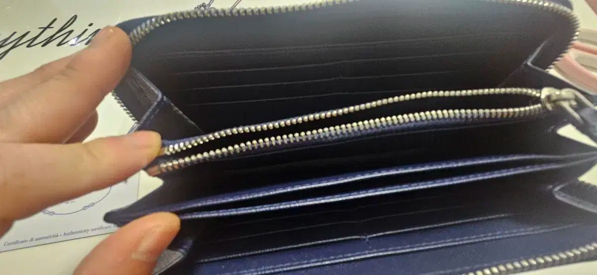 未使用 プラダ PRADA ラウンドファスナー 長財布 ナイロン 青 M822 未使用保管品 プラダ PRADA ナイロン×レザー ゴールド金具 ラウンド