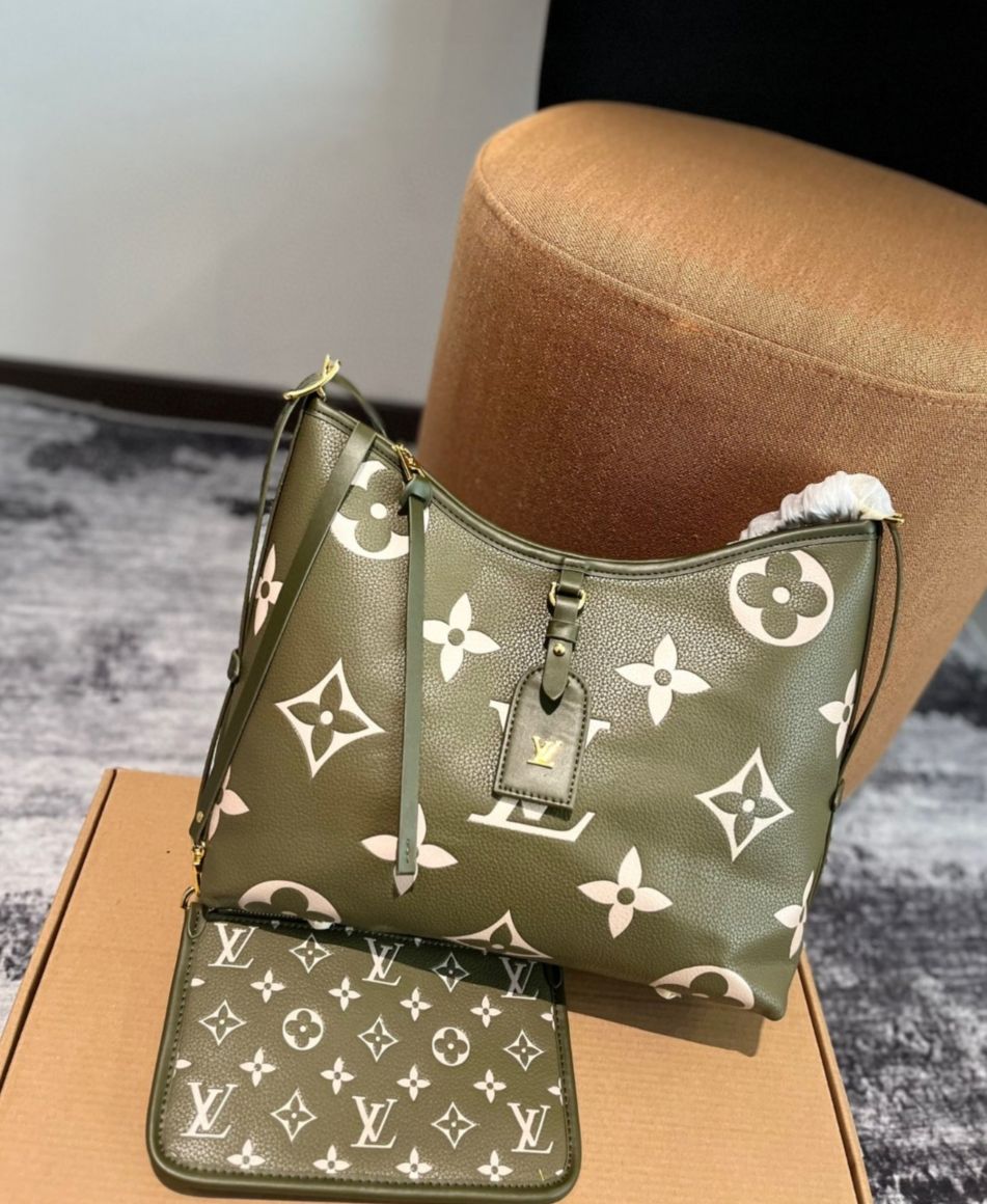 LOUIS VUITTON ルイ・ヴィトンハンドバッグモノグラム