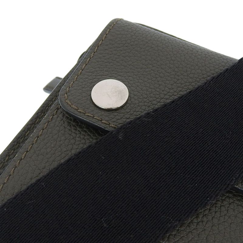 プラダ PRADA ショルダーバッグ 斜め掛けショルダー レザー カーキ  