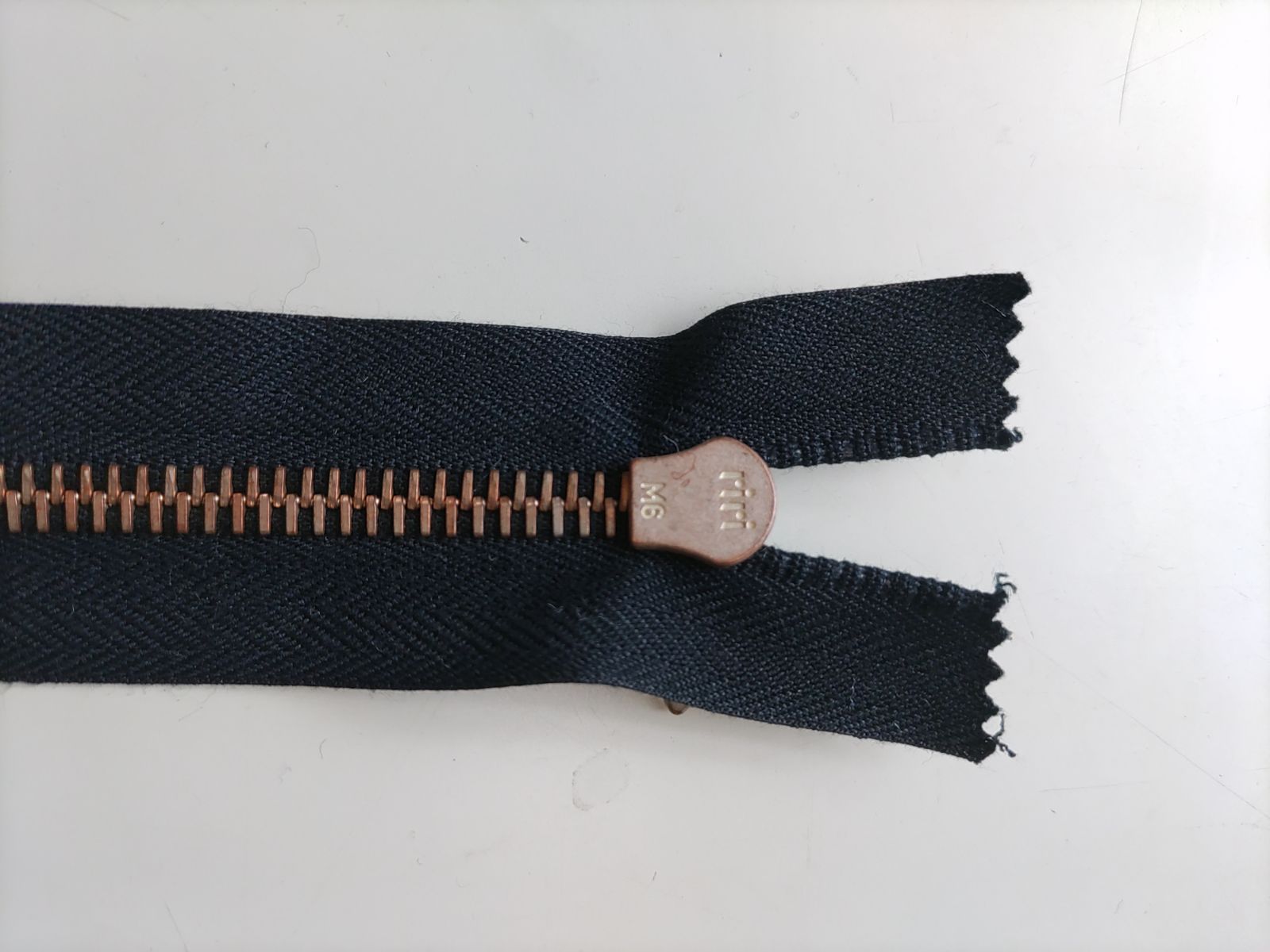 ririファスナー M6 GE EB Gebog 11cm  黒 riri ファスナー SOLID6 GE BO Gebog黒 10cm