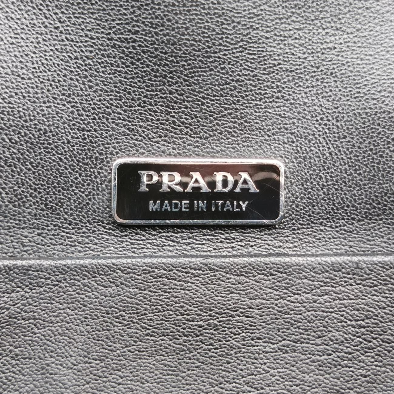 プラダPradaカイエマルチ レザー1BH01825