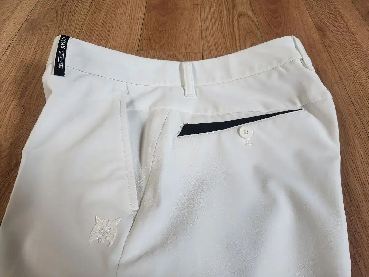 Lynx GOLF ホワイトパンツ ジッパーポケット付き