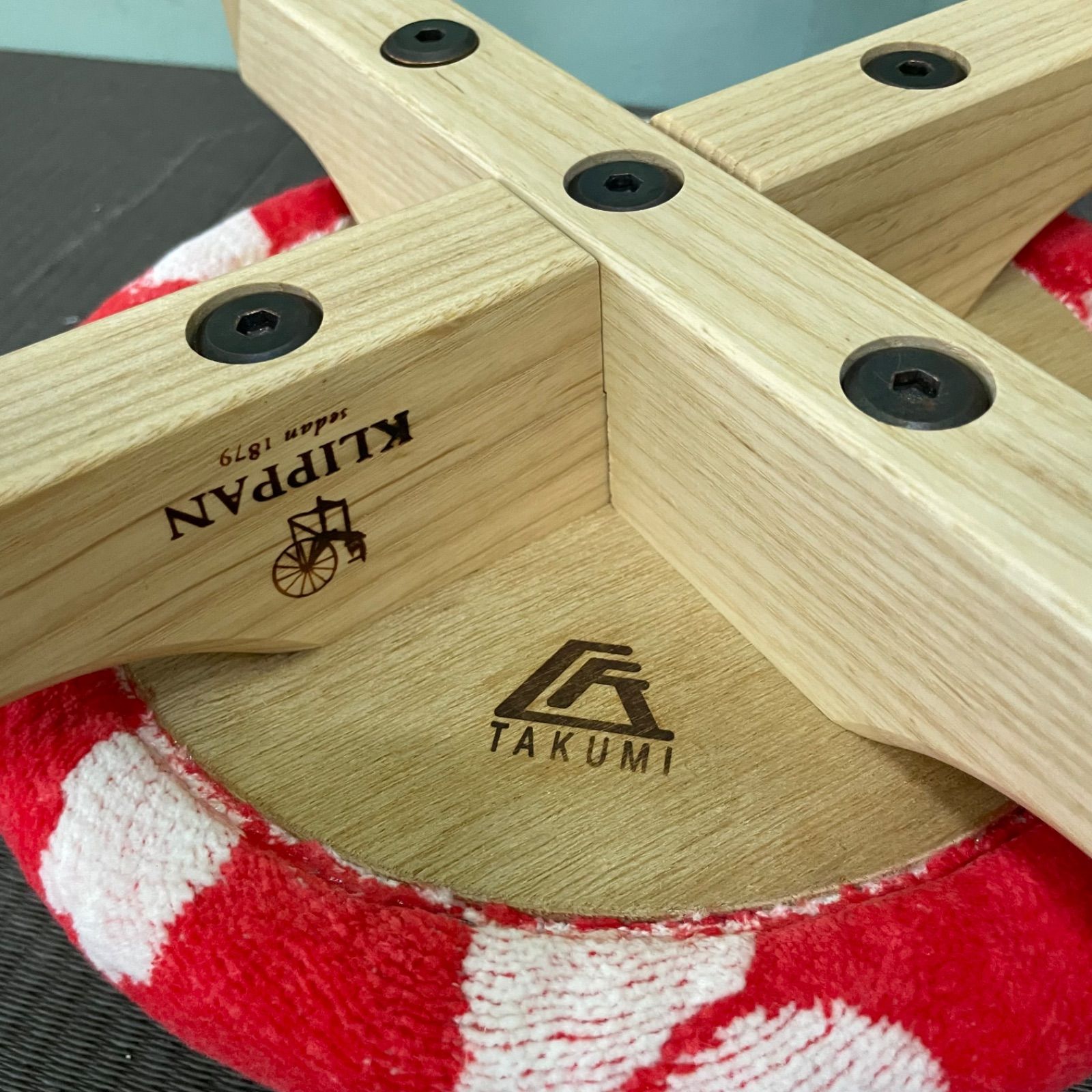 ♭ KLIPPAN 2脚セット マッシュルームスツール グリーン レッド 