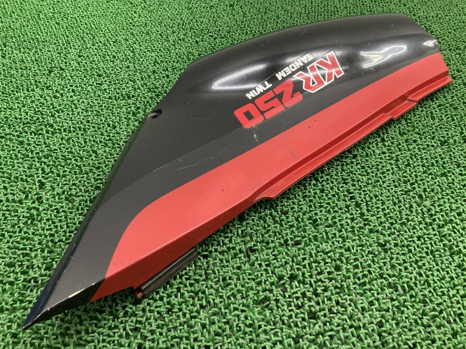 KR250 サイドカバー 36001-1274 カワサキ 純正 バイク 部品 KR250A 当時物 割れ欠け無し 品薄 品 車検 Genuine wR