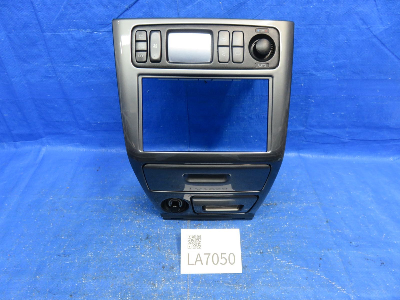 LA7050 三菱 EC5W レグナム センターパネル ナビ オーディオパネル エアコンスイッチ 灰皿 眼鏡入れ 純正 EC4W EA5W EA4W EA1W