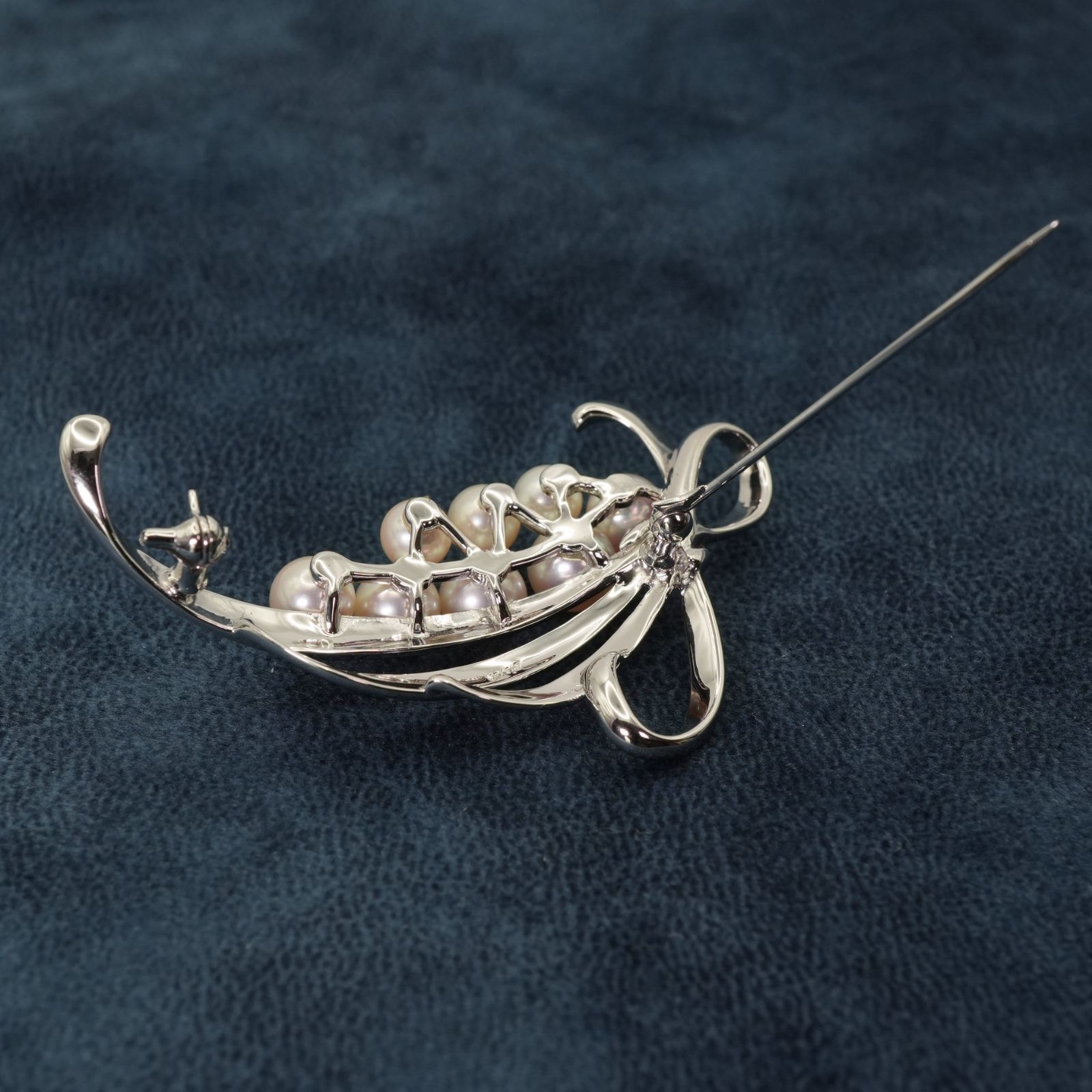 【極美品】MIKIMOTO パールブローチ 11珠 リボン シルバー あこや真珠 楽天市場】ミキモト パール 真珠 ブローチ シルバー レディース