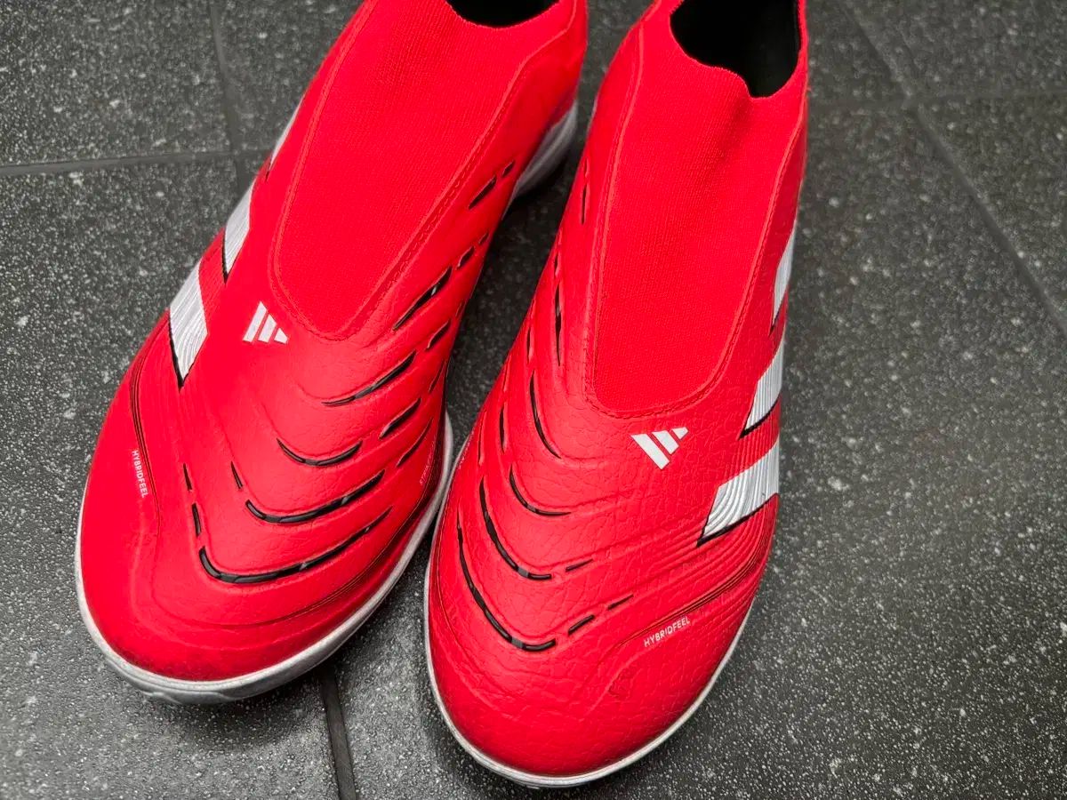 【雷市場（ポンジャン）商品韓国直送】 adidas(アディダス) サッカーシューズ 250mm