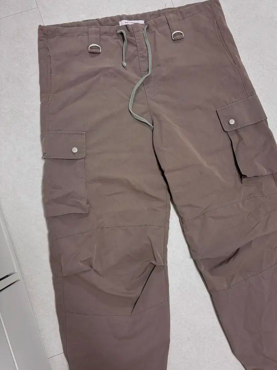 EXE のセットアップ Utility flap button cargo Pant モカ