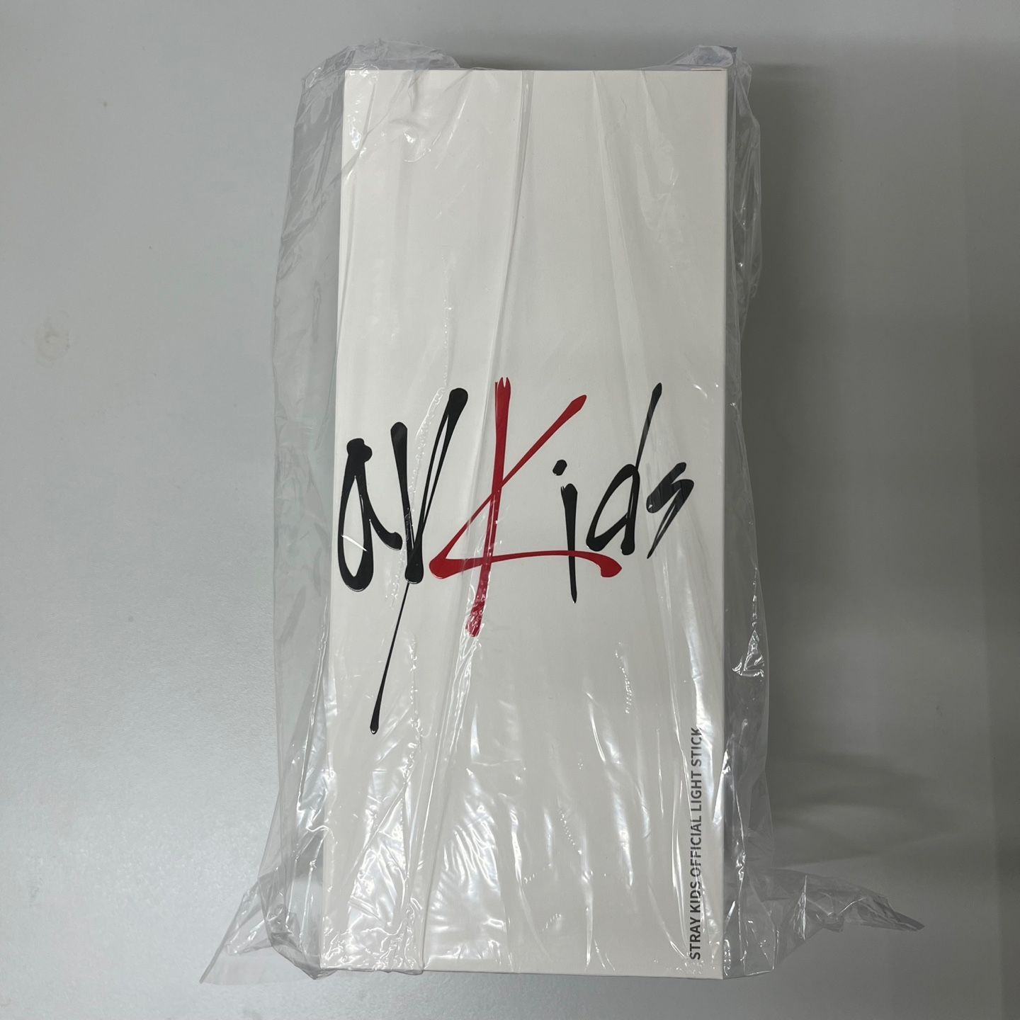 Stray kids 公式　初期　ペンライト　新品未開封 Amazon.co.jp: straykids スキズ 公式 初期 ペンライト : おもちゃ