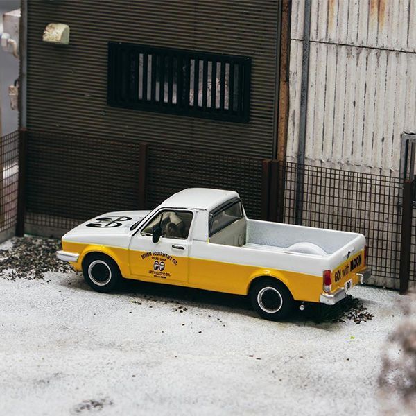 Moon Equipped Volkswagen Caddy 【ムーンアイズ】 Tarmac Works 1:64 Moon Equipped Volkswagen Caddy 【ムーン