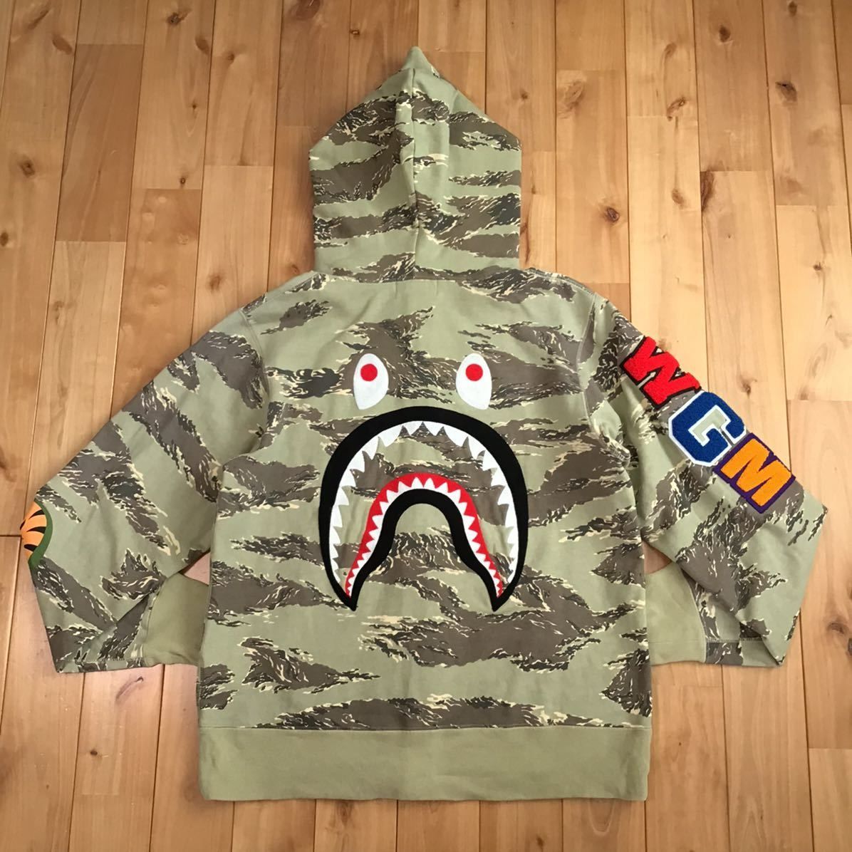 bape ape ベイプ エイプ カレッジ シャーク スウェット カモ パーカー