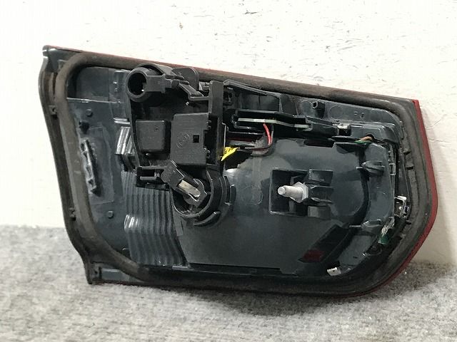  F30 F31 3シリーズ 前期純正 LED 右 テール ライト 3シリーズ F30/F31 純正 前期 右 テールランプ/フィニッシャーランプ