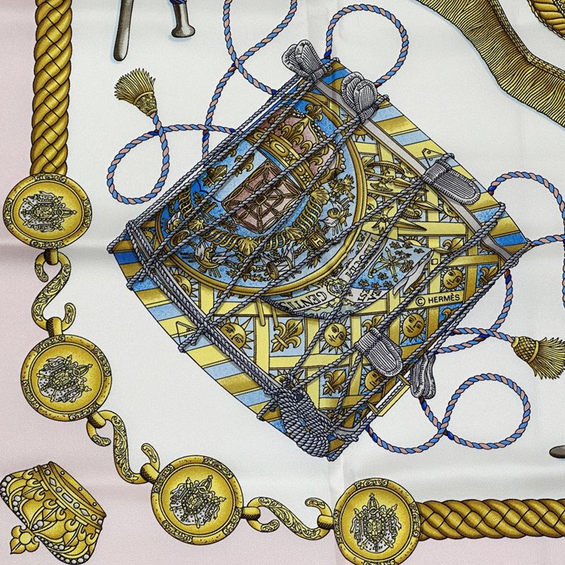 ♥新品同様♥HERMÈS LES TAMBOURS シルクスカーフ 90 HERMES(エルメス) カレ90 LES TAMBOURS タンブールの太鼓王冠 シルク