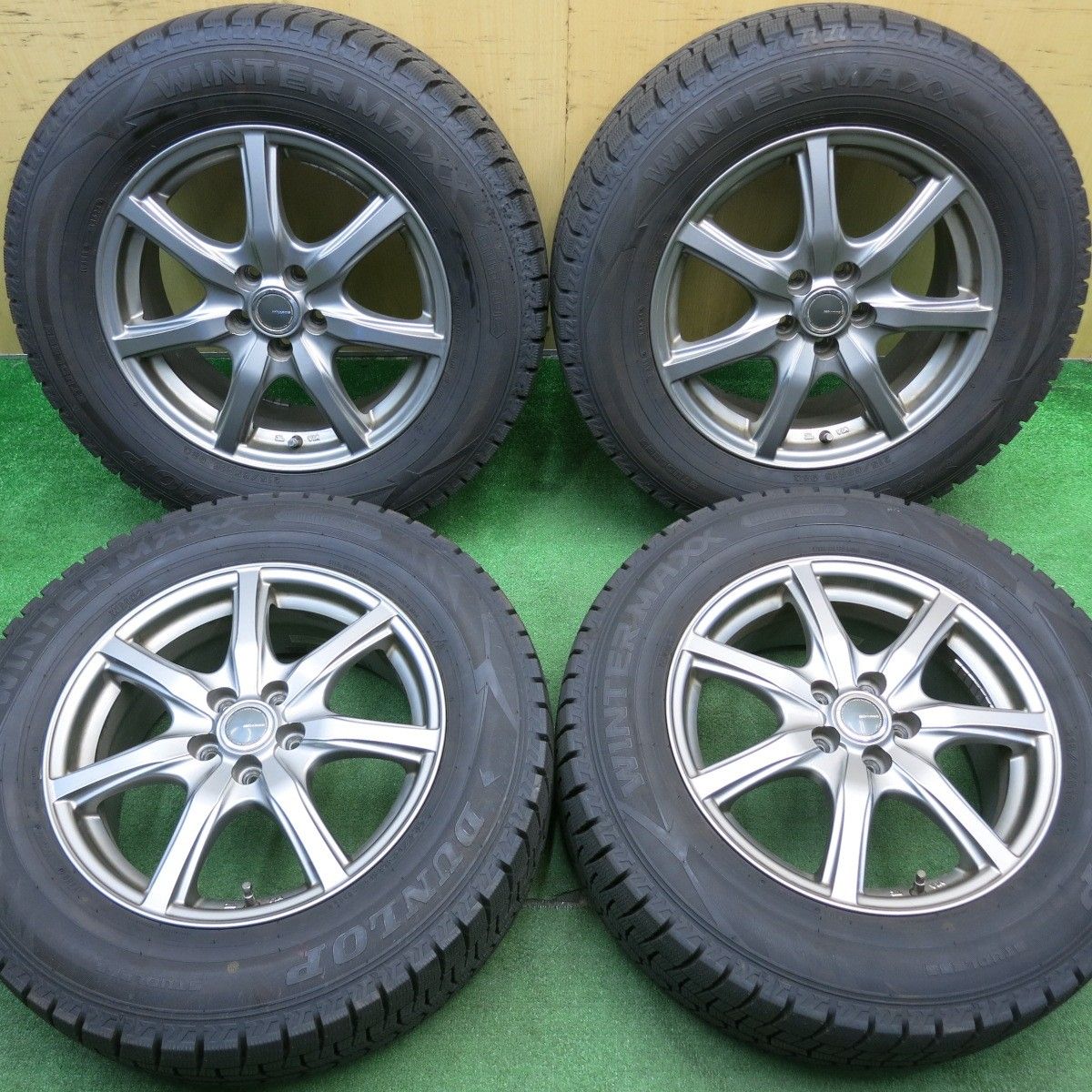 バリ溝 24年 キレイ 9.5分以上 XV 等 215|65R16 スタッドレス ダンロップ ウインターマックス WM02 MiLLOUS ミルアス 16インチ PCD100|5H 5050408NJス