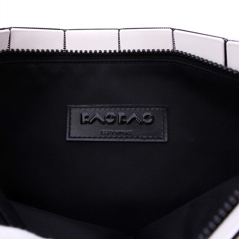 バオバオ イッセイミヤケ BAOBAO ISSEY MIYAKE クラッチバッグ 