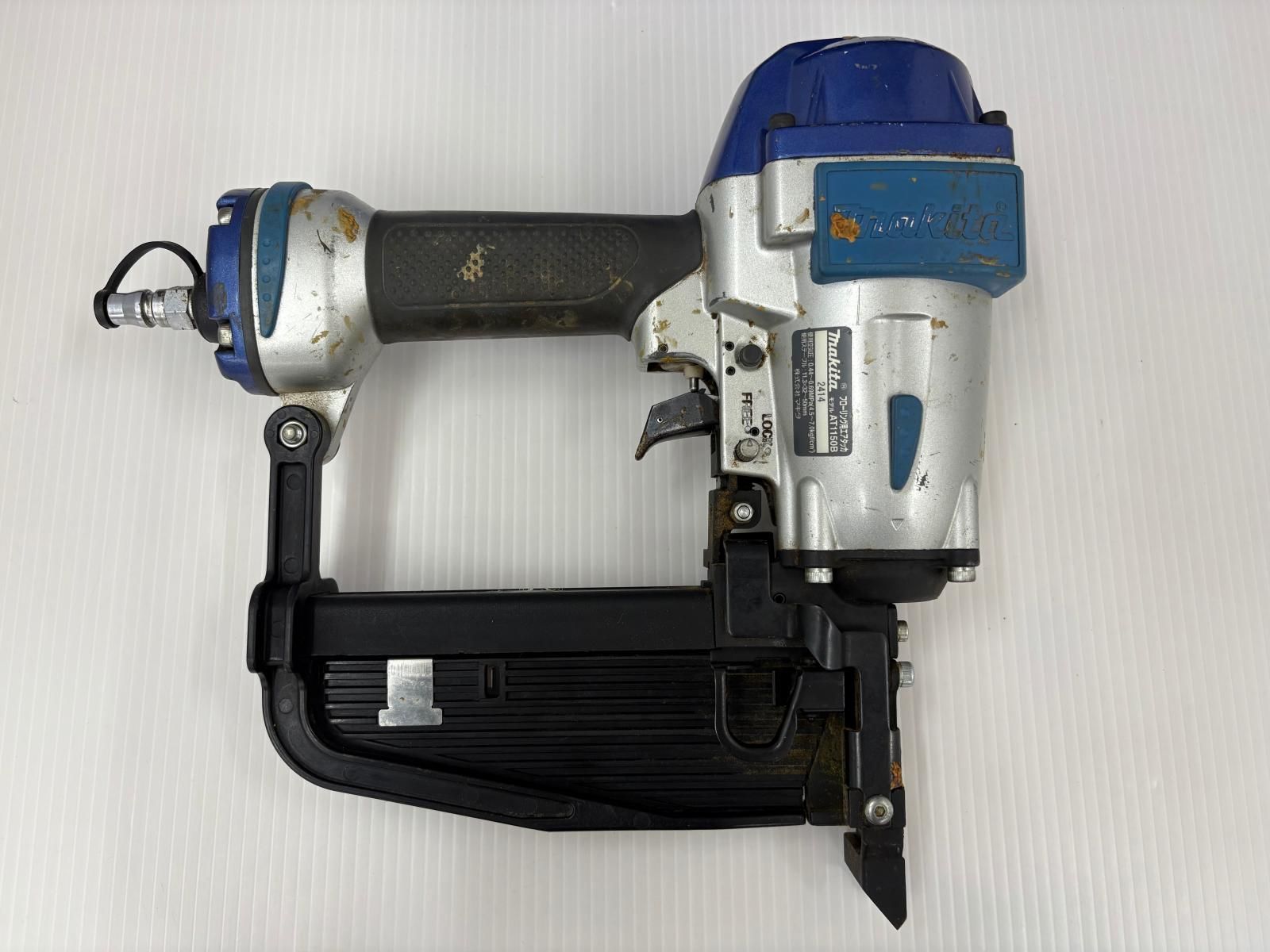 中古品】Makita マキタ フローリング用エアタッカ AT1150B 中古品】Makita マキタ フローリング用エアタッカ AT1150B
