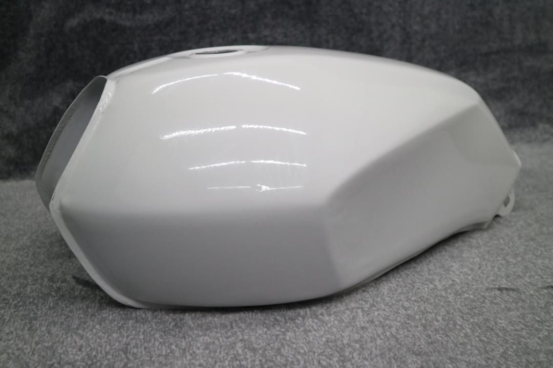 ㈱ZEROCBX400F タンク　CBX550F 燃料タンク CBX400F タンク 白 / CBX550F ガソリンタンク - メルカリ