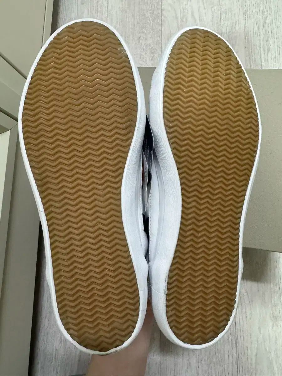 LACOSTE