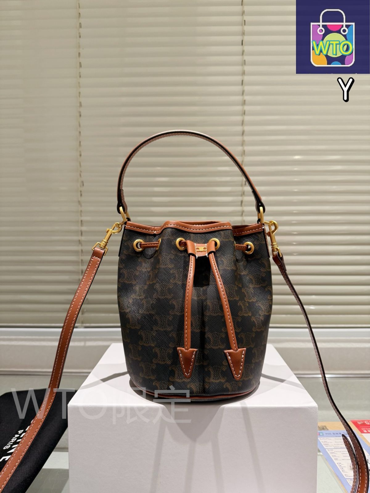 ☆Outlet特価☆【CELINE】ティーン ドローストリング ショルダー 今日特価】CELINE Teen Clara スモール ドローストリング