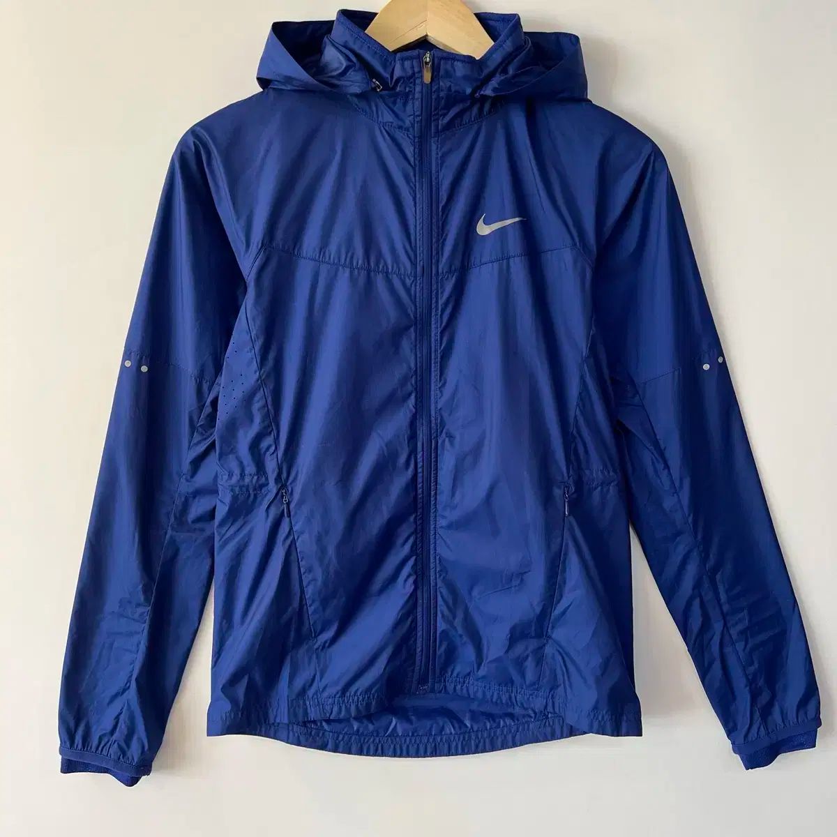 チェルシー ウィンドランナー ウィンドブレーカー NIKE(ナイキ) 青