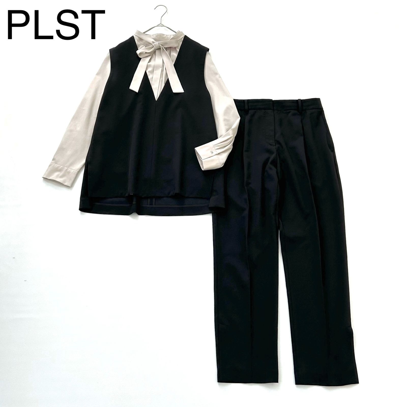 yB22 PLST 23SS Lサイズ コンフォートリュクス Vネックベスト ジレ パンツ セットアップ 上下 ボウタイブラウス付き 3点セット