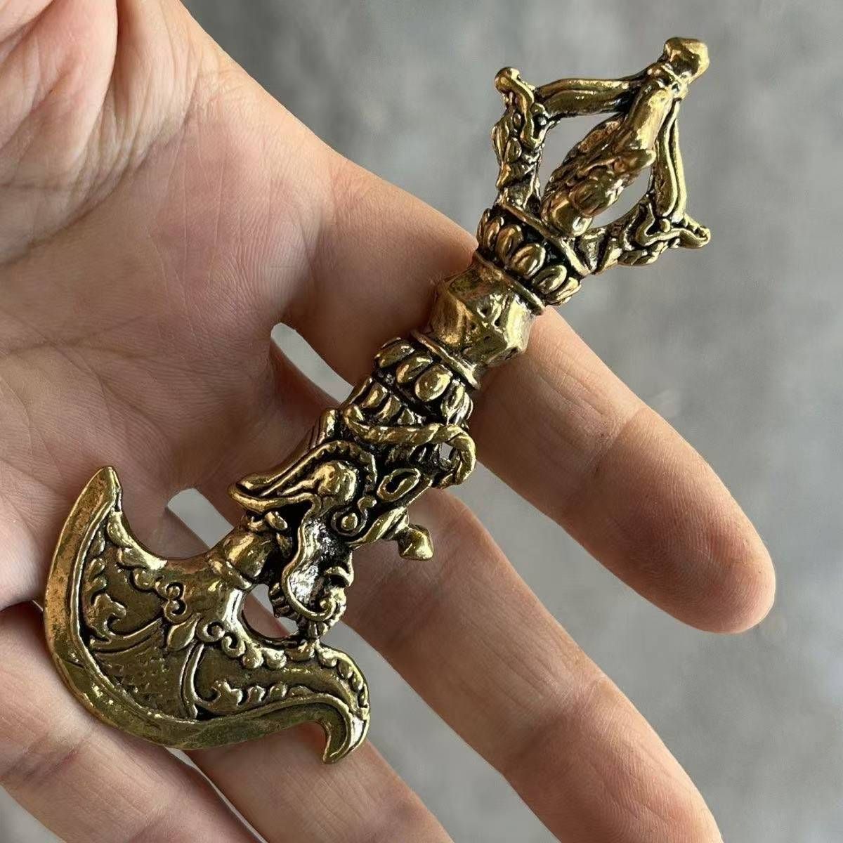 珍品旧蔵収純銅高レリーフ錾刻鎏金吉祥八宝香炉·老紅木箱付き・文房具·置物·稀少品 亀文堂写 桐鳳凰獣弦宝尽くし 金銀象嵌入 | 商品情報 | 株式会社